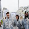KTX 민영화 반대하는 대학생들-21일 오후 서울역 광장에서 열린 ‘KTX 민영화 저지 3차 총력 결의대회’에서 대학생들이 철도 노동자들의 투쟁을 지지하고 있다.