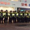 종로 거리를 점거한 경찰-이 날 경찰은 민중대회 참가자들의 기습 시위를 막기 위해 서울 종로와 광화문 등에 대규모 경찰병력을 동원했다. 