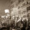 -지난 1월 29일 탱크위에 올라서서 구호를 외치는 이집트 민중들 