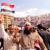 승리의 토요일-무바라크가 퇴진한 다음날, 이집트 민중들이 타흐리르 광장에서 환호하고 있다.