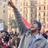 -2월 12일 승리의 토요일, 타흐리르 광장에 모인 민중들이 환호하고 있다.