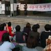 -등록금 인상에 반대해 동맹 휴업을 벌인 한신대 학생들이 ‘서울대 투쟁 지지’ 배너를 들고 집회에 참가했다.