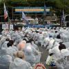 -2011년 7월 6일 오후 부산역에서 ‘한진중공업 정리해고 철회’를 요구하는 금속노조 부산양산지부 부양지부 결의대회가 열렸다. 