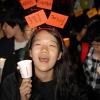 -29일 오후 서울 종로구 청계광장에서 열린 ‘반값등록금 국민대회’에서 학생들이 구호를 외치고 있다.
