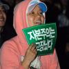 -22일 오후 서울광장에서 열린 ‘1퍼센트에 맞서는 99퍼센트, 광장을 점거하라’ Occupy Seoul 2차 대회 참가자들이 구호를 외치고 있다. 