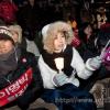-크리스마스 이브인 24일 저녁 서울 종로1가 보신각 앞에서 열린 ‘NO FTA, 가카헌정 캐롤송 경연대회’에서 참가자들이 밝은 표정으로 구호를 외치고 있다.