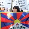 -1일 서울 효자동 주한 중국대사관 앞에서 지난달 티베트 시위대에 발포, 사망케 한 중국 정부의 무력진압에 항의하며 진압중단을 촉구하는 기자회견을 하고 있다.