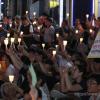 -6월 28일 오후 서울 종로구 동화면세점 앞에서 열린 ‘국정원 선거 개입 규탄’ 촛불 집회에서 참가자들이 촛불을 들고 진실규명과 박근혜 책임을 촉구하고 있다.