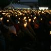 -5월 31일 오후 청계광장에서 열린 ‘세월호 참사 3차 범국민 촛불행동’에서 참가자들이 "박근혜 퇴진", "진상규명" 등을 요구하며 촛불을 들고 있다.