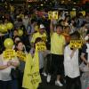 -6월 7일 오후 서울 청계광장에서 열린 ‘세월호 참사 4차 범국민 촛불 행동’을 마친 참가자들이 가두행진을 하고 있다. 