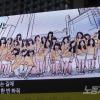 -4월 13일 오후 서울시청 앞에서 열린 세월호 참사 10주기 <4.16기억문화제>에서 희생당한 학생들을 그린 그림이 화면에 나오고 있다.